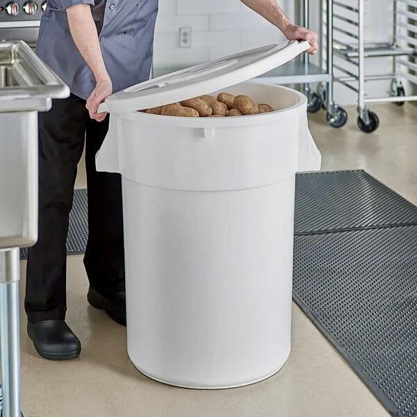 44 Gallon / White Round Ingredient Storage Bin with White Snap-On Lid