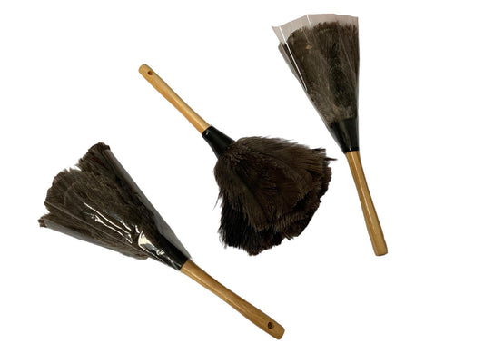 4600 12 IN FEATHER DUSTER WITH WOODEN HANDLE